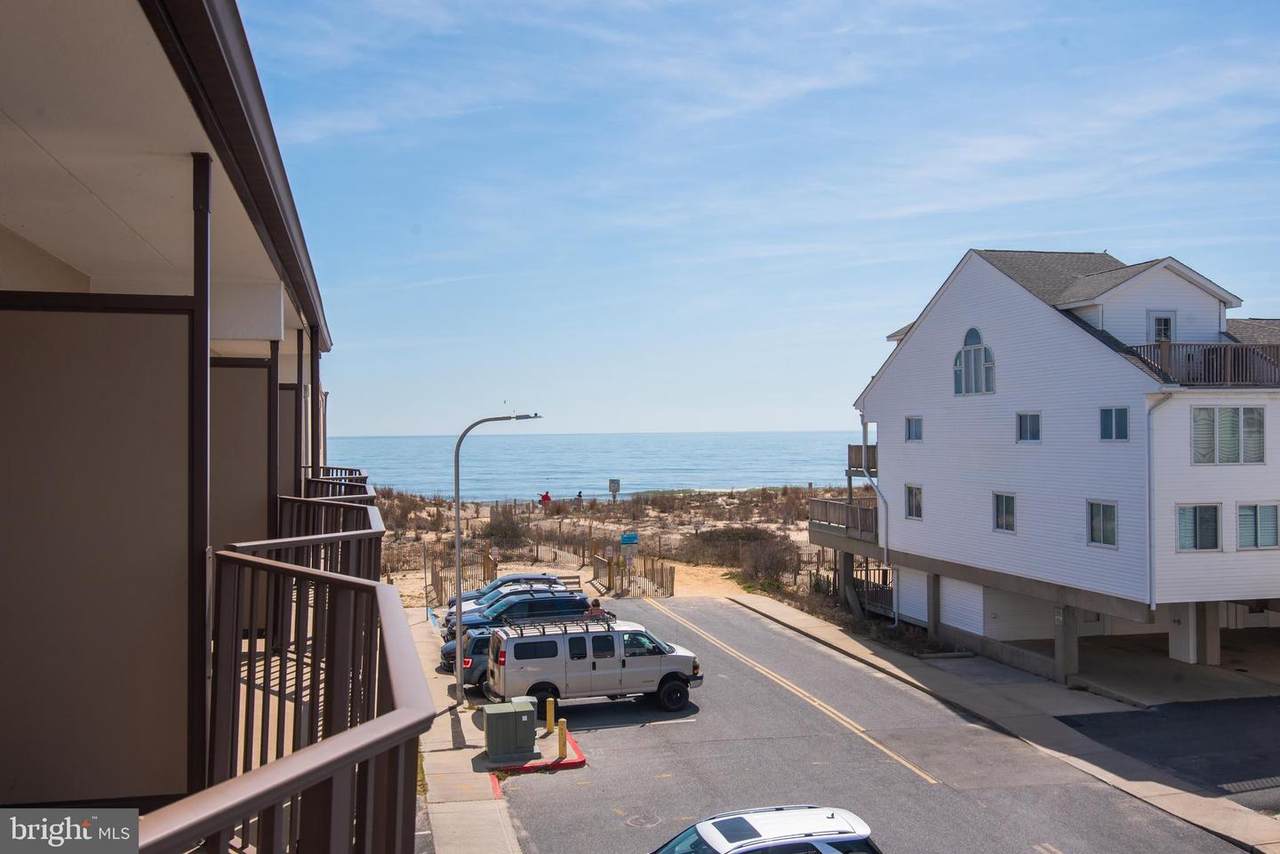 8 36TH Street - Photo 1