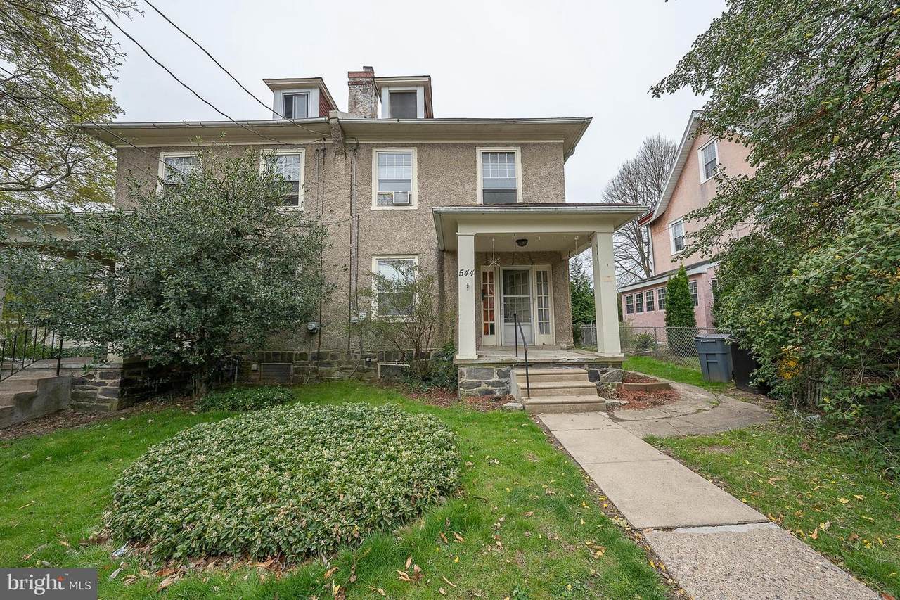 544 Barrett Avenue - Photo 1