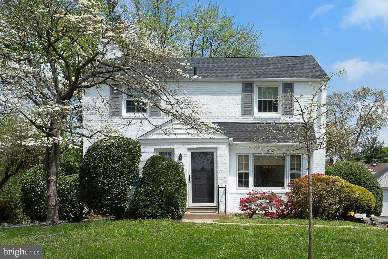 621 Latham Drive - Photo 1