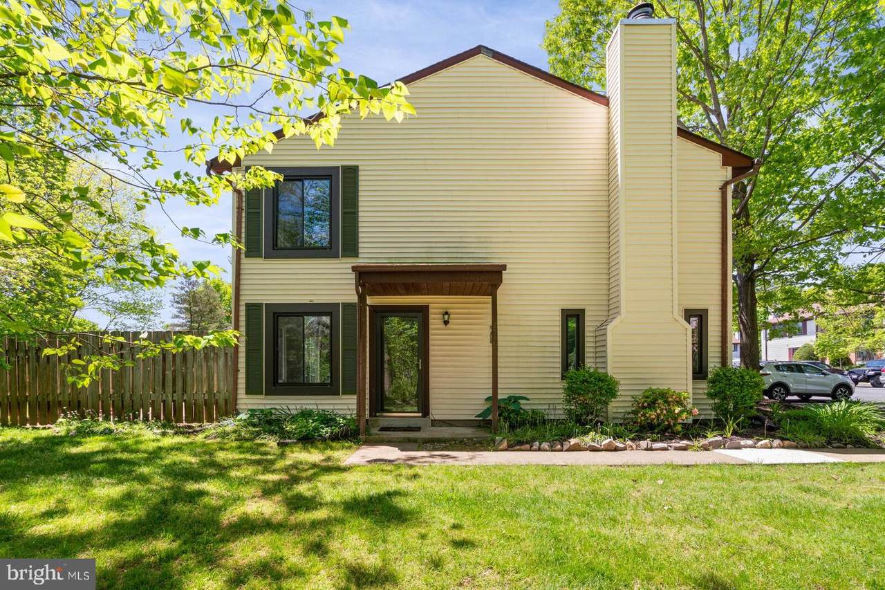 2549 Fox Ridge Court - Photo 1