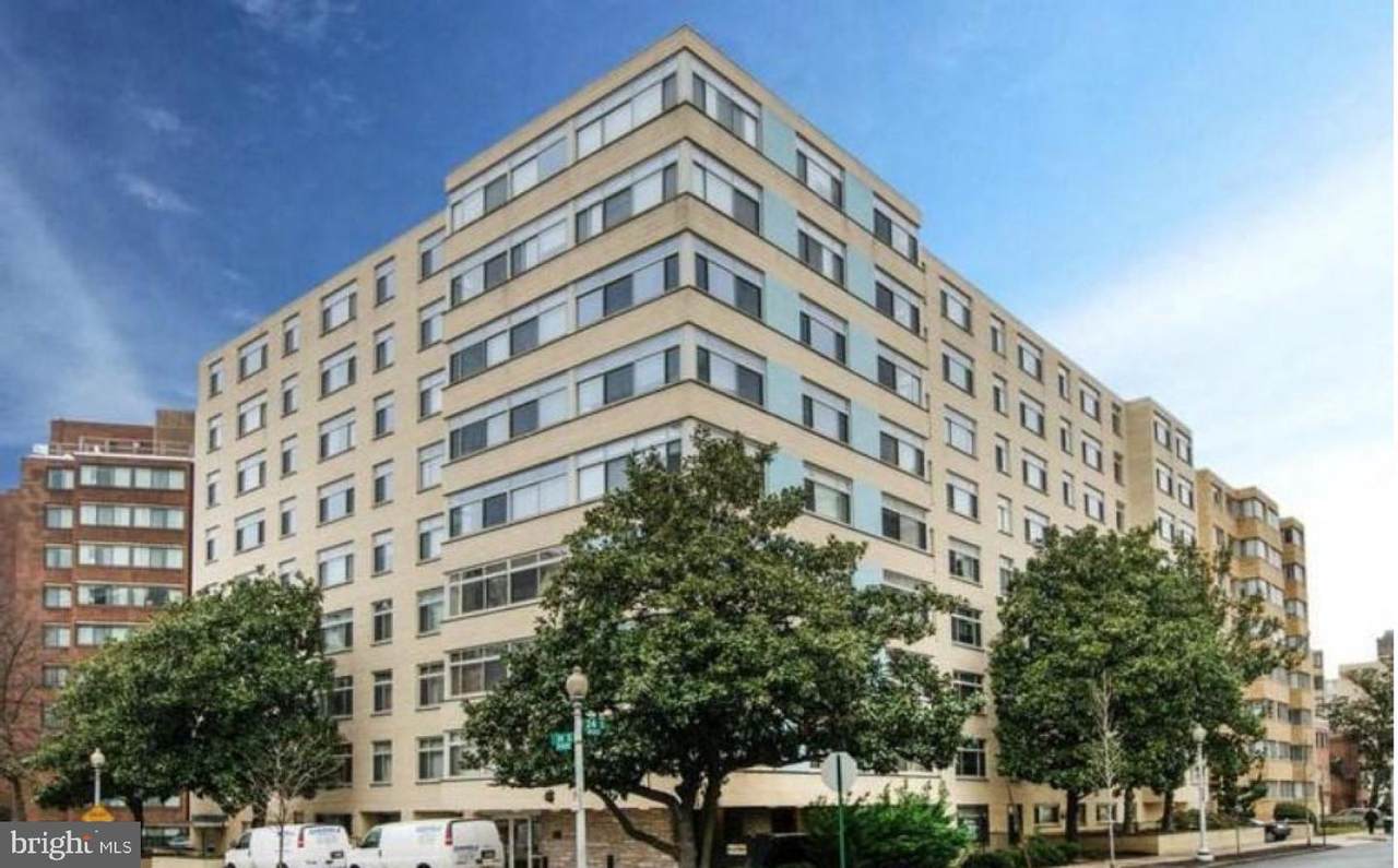 2401 H Street - Photo 1