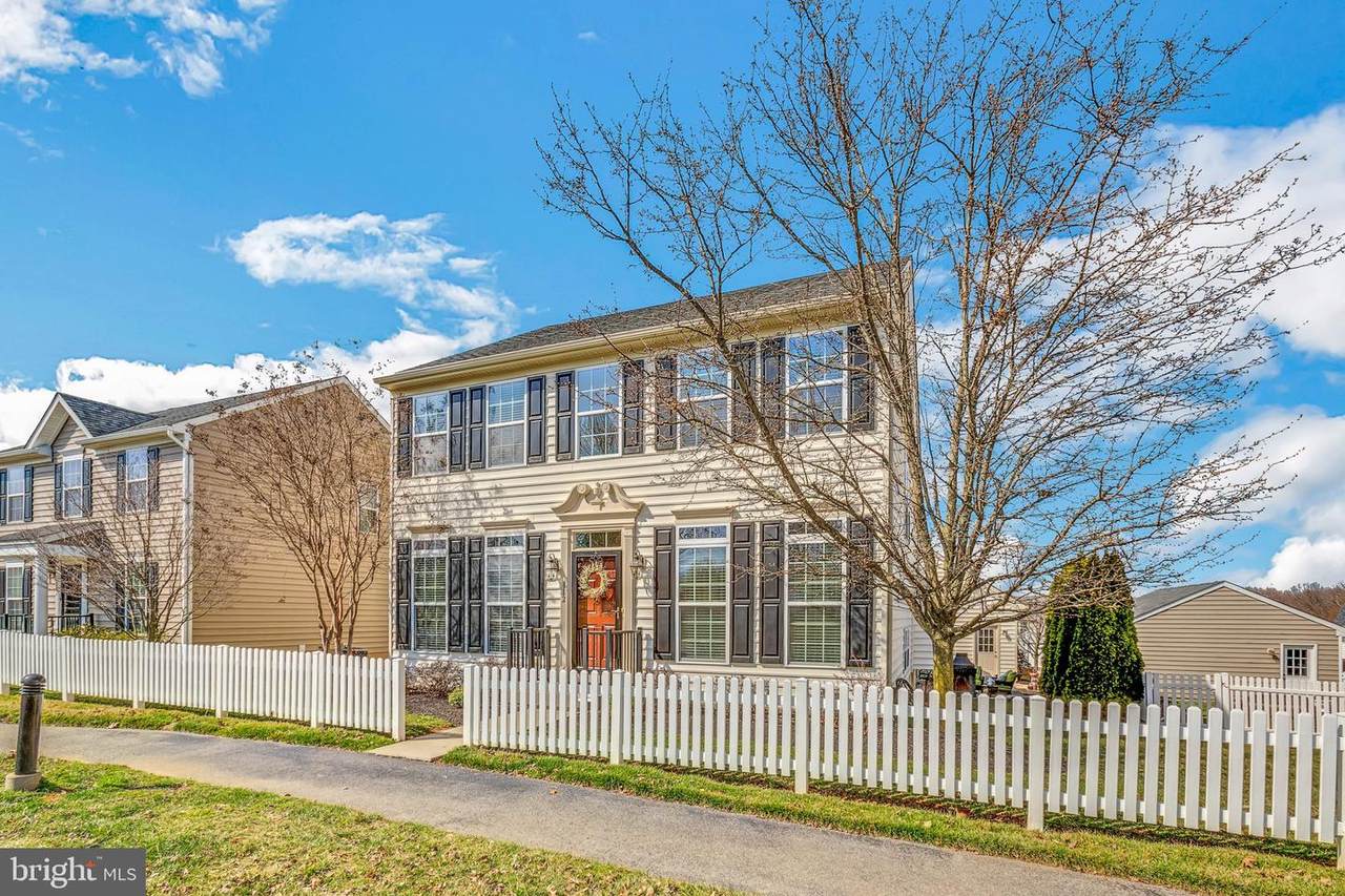 812 Wren Lane - Photo 1