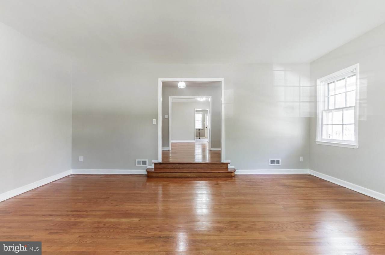 414 39TH Street - Photo 1
