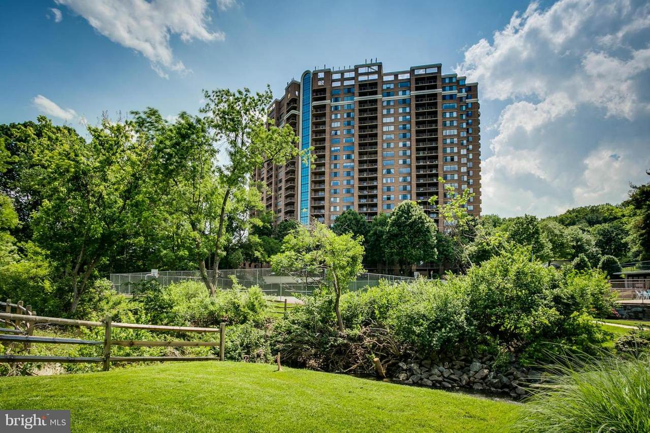 10101 Grosvenor Place - Photo 1