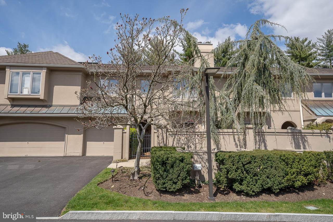 732 Lindy Lane - Photo 1