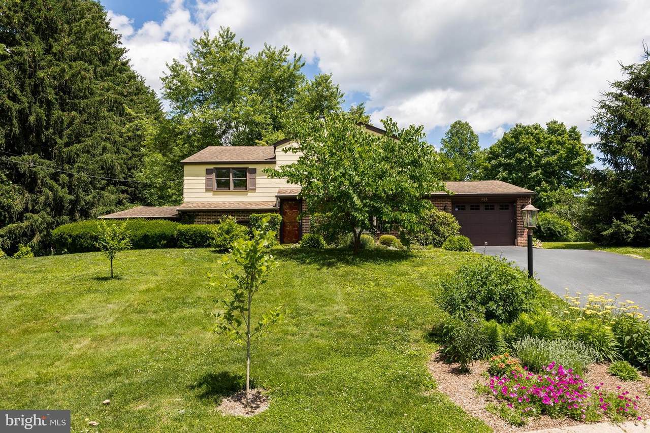 1426 Manorwood Drive - Photo 1
