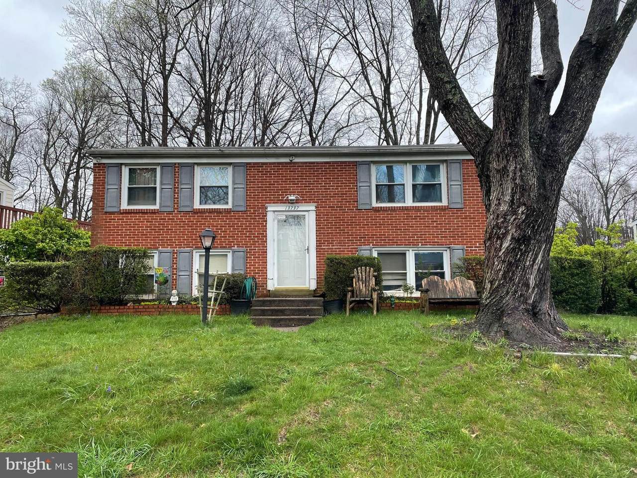 13737 Marilyn Court - Photo 1