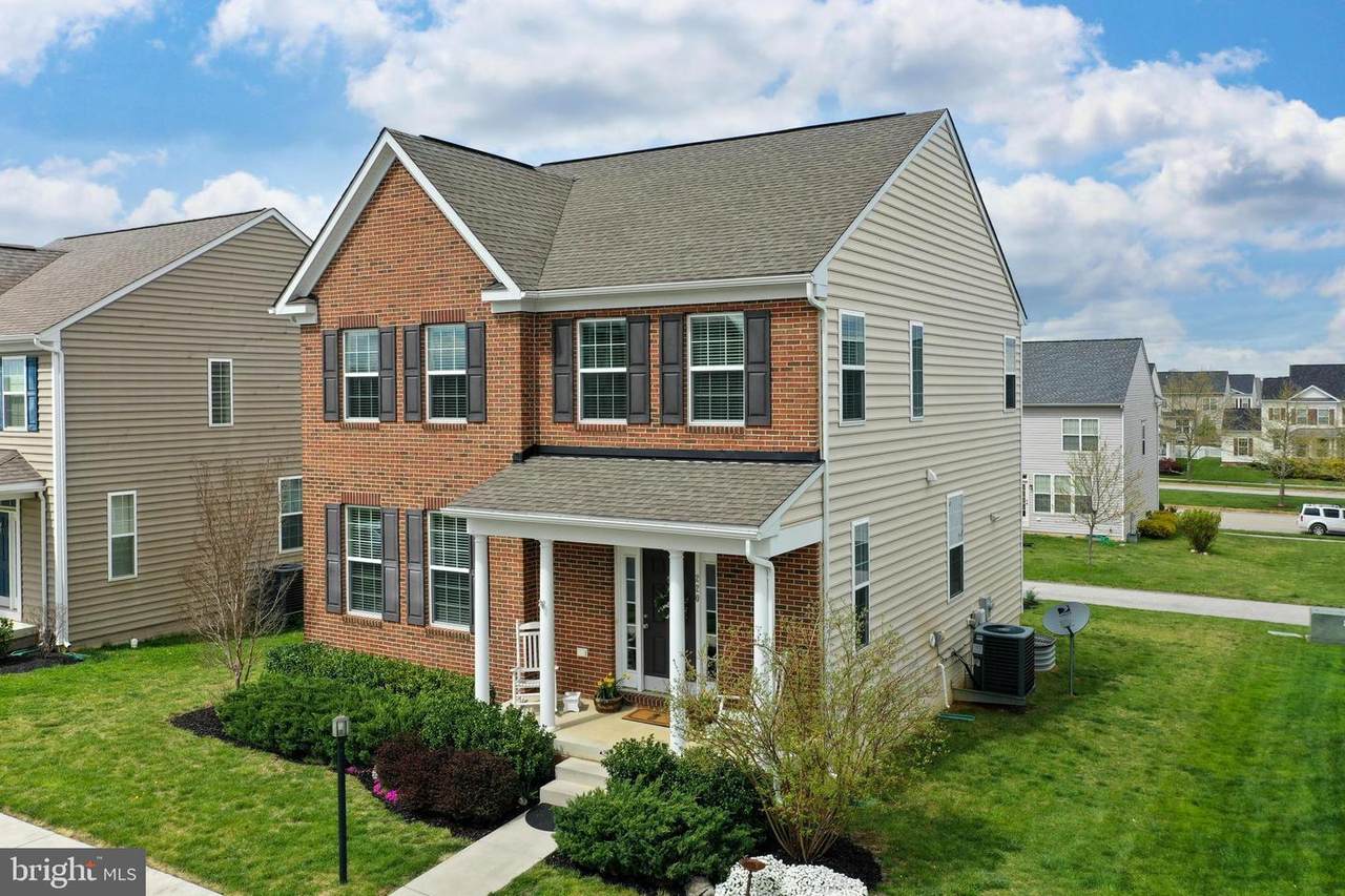 220 Colonial Drive - Photo 1