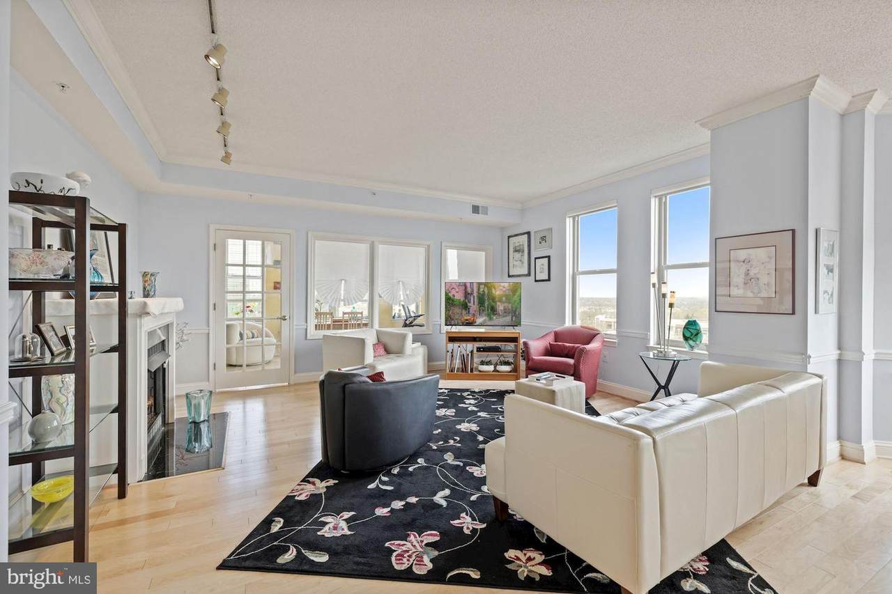 11776 Stratford House Place - Photo 1