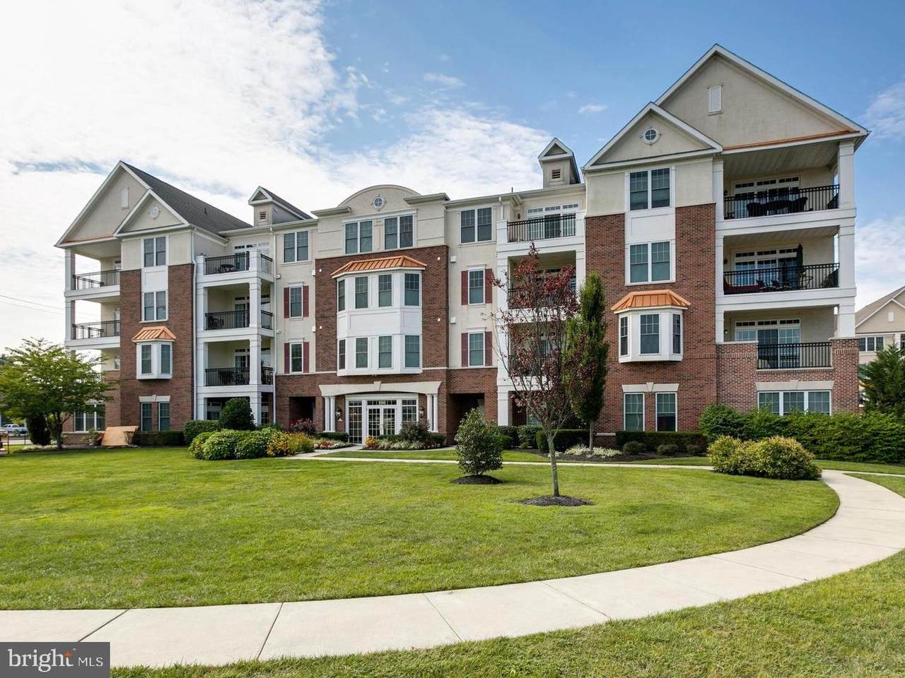141 Plaza Grande - Photo 1