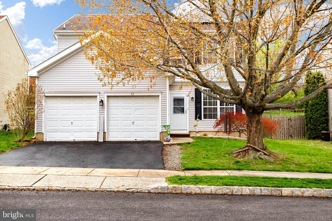 11 Lincoln Drive - Photo 1