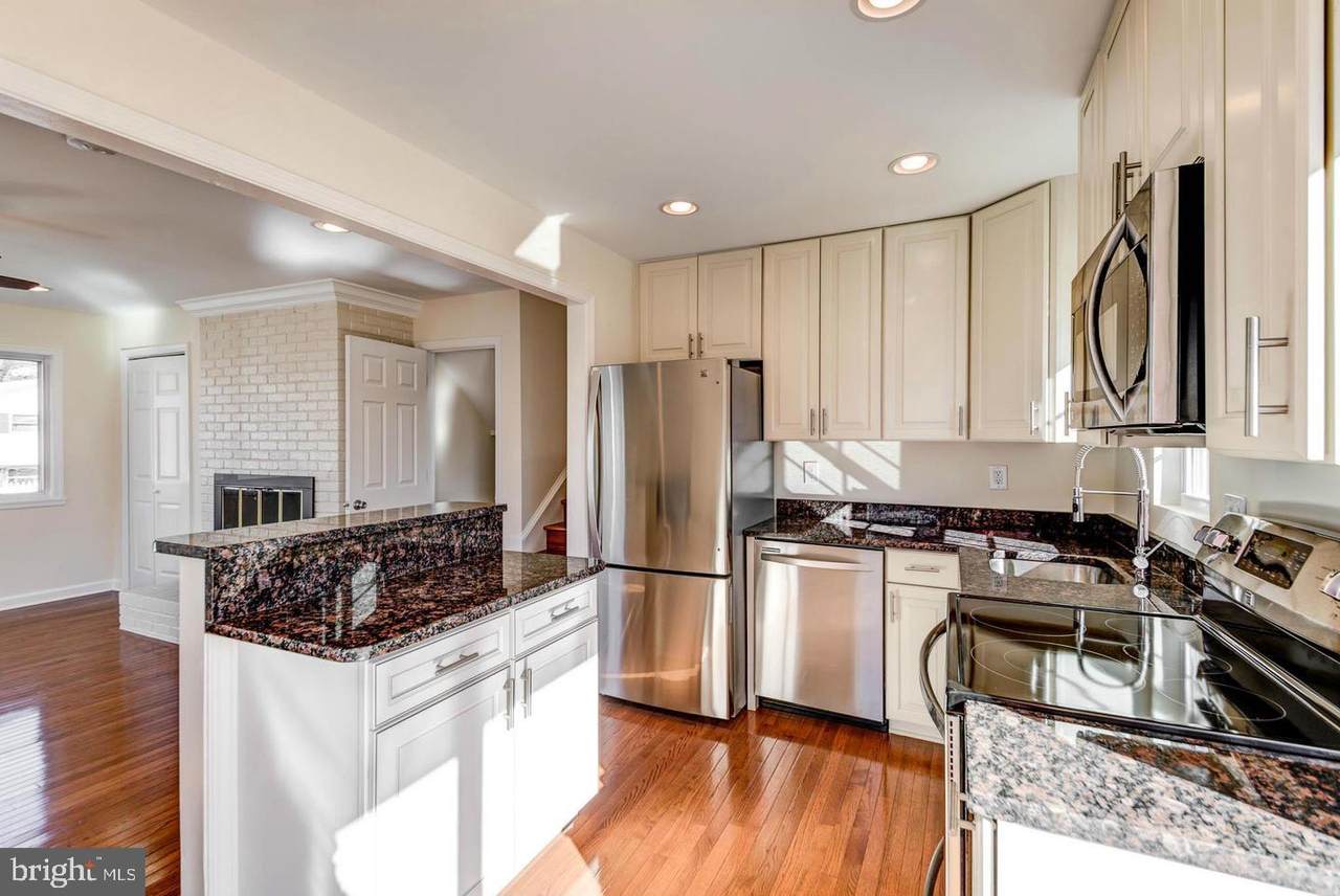 1411 Mary Street - Photo 1