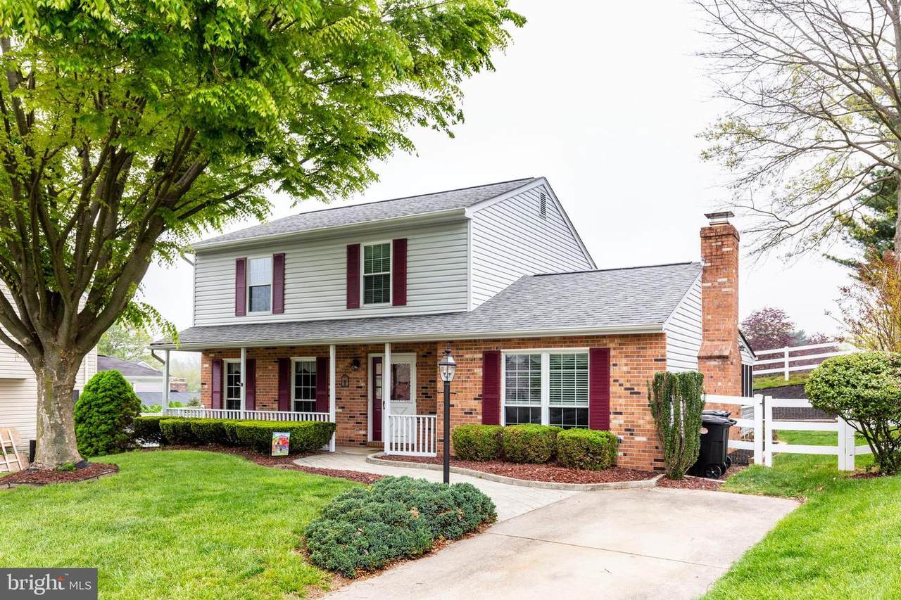 1686 Brimfield Circle - Photo 1