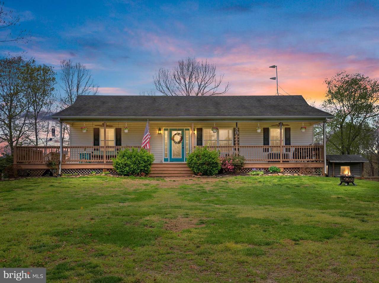 211 Moonlight Drive - Photo 1