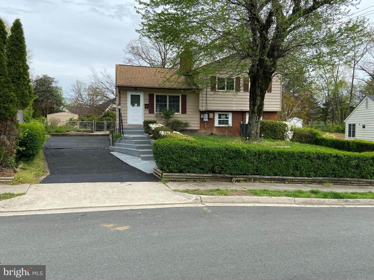 1797 Ivy Court - Photo 1