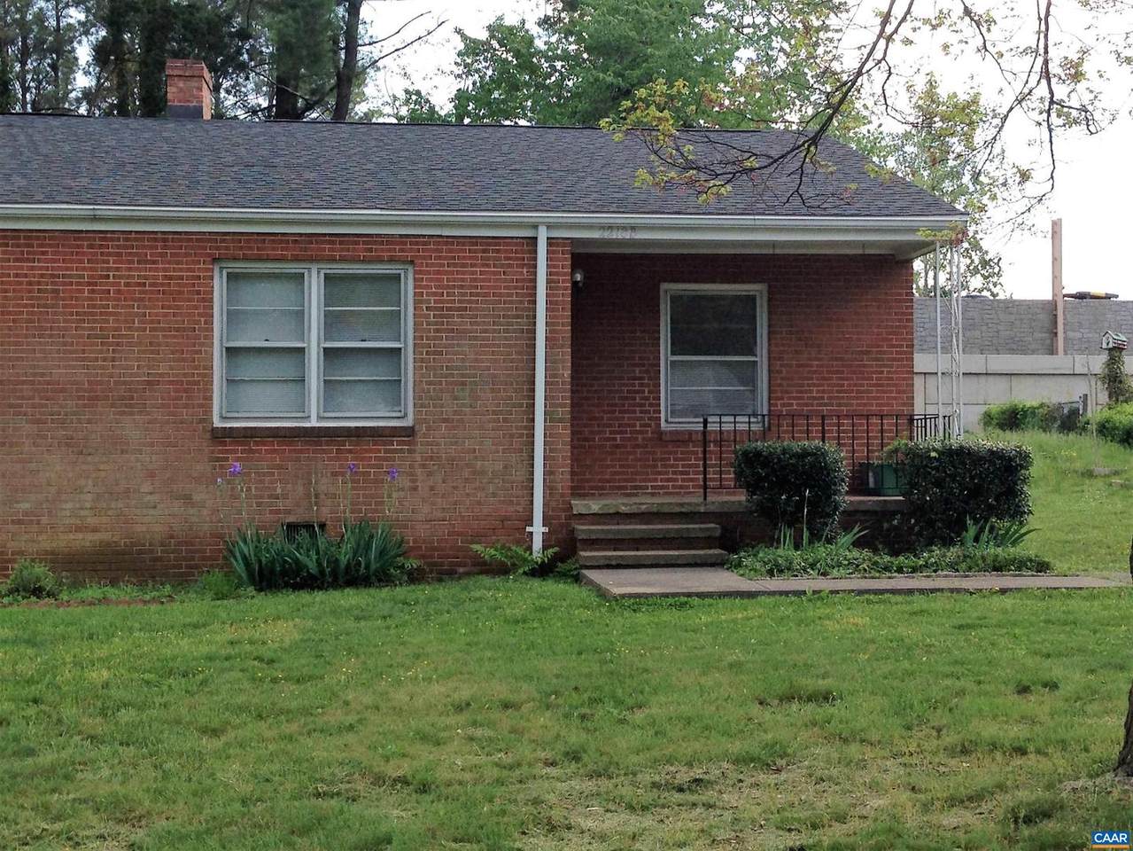 2218 Wayne Ave - Photo 1