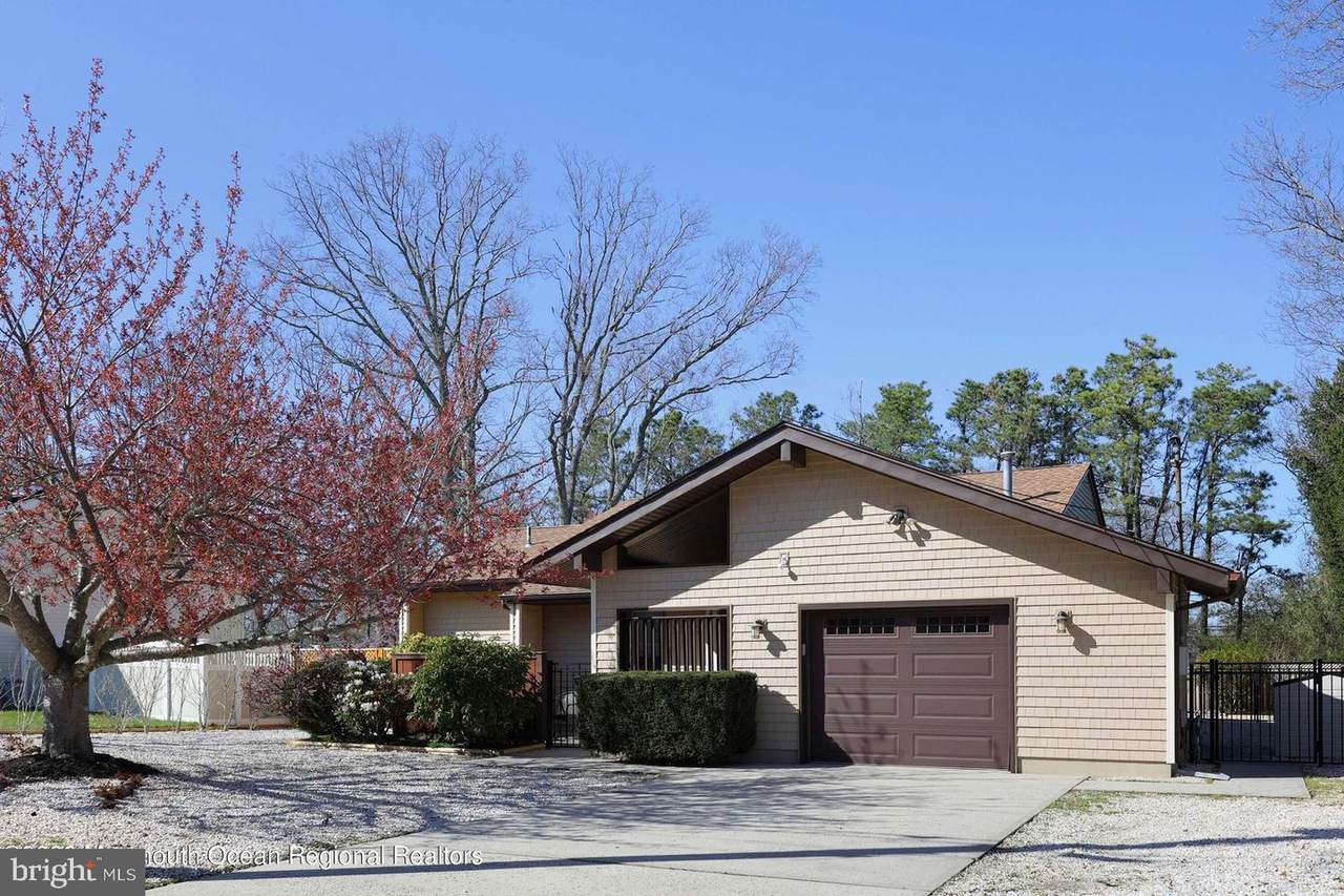 410 Merion Avenue - Photo 1