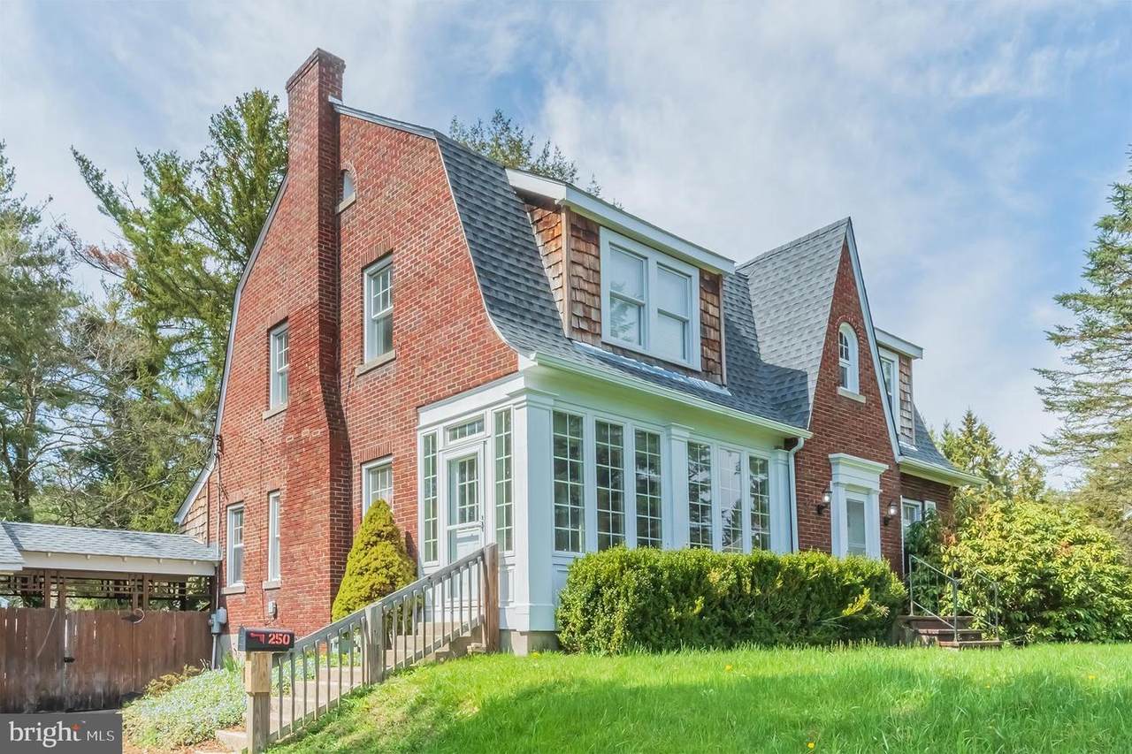 250 4TH Street - Photo 1