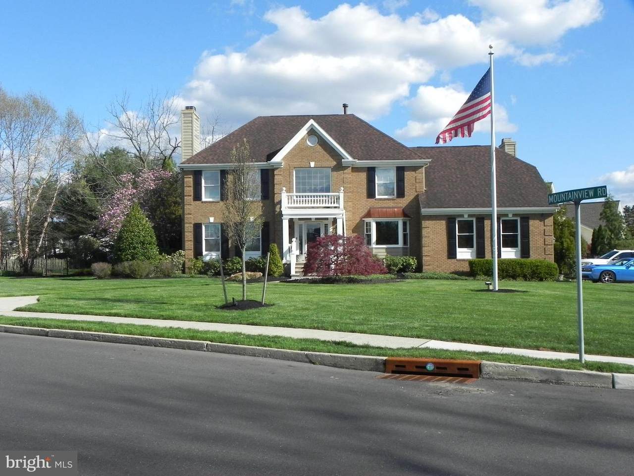 137 Mountainview Road - Photo 1