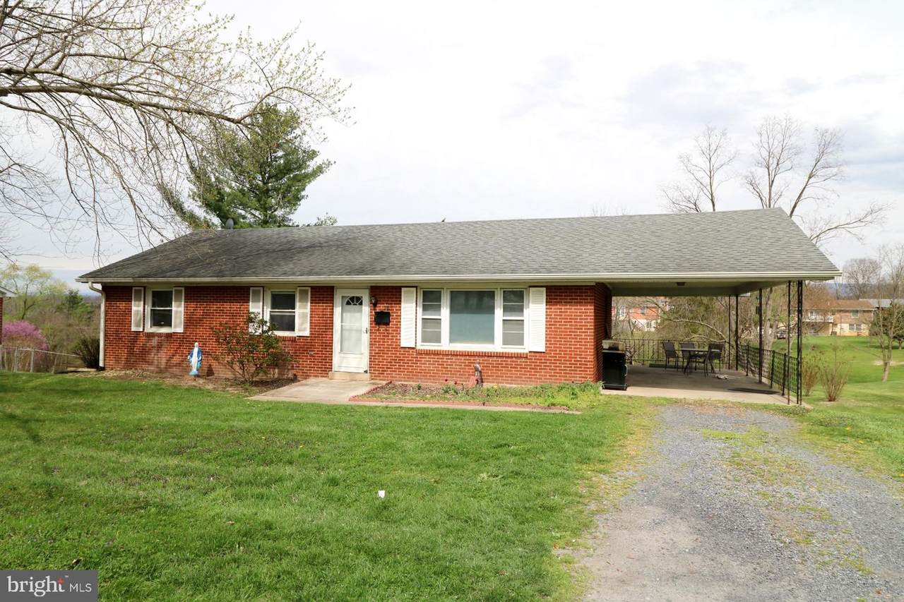 380 Summit Avenue - Photo 1