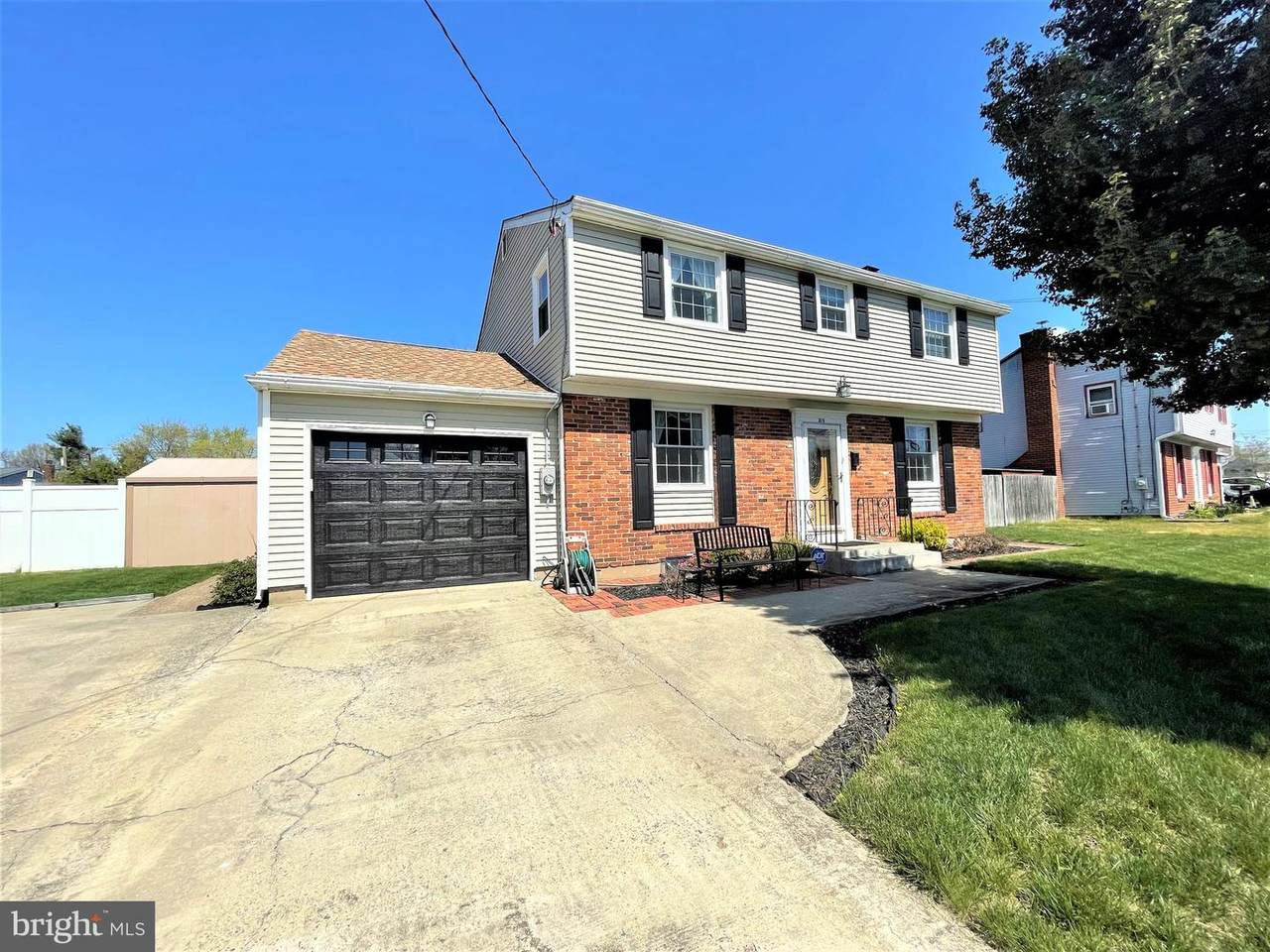 215 Hendrickson Avenue - Photo 1