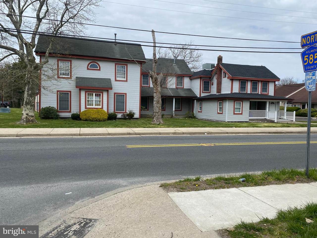 927 Main Street - Photo 1