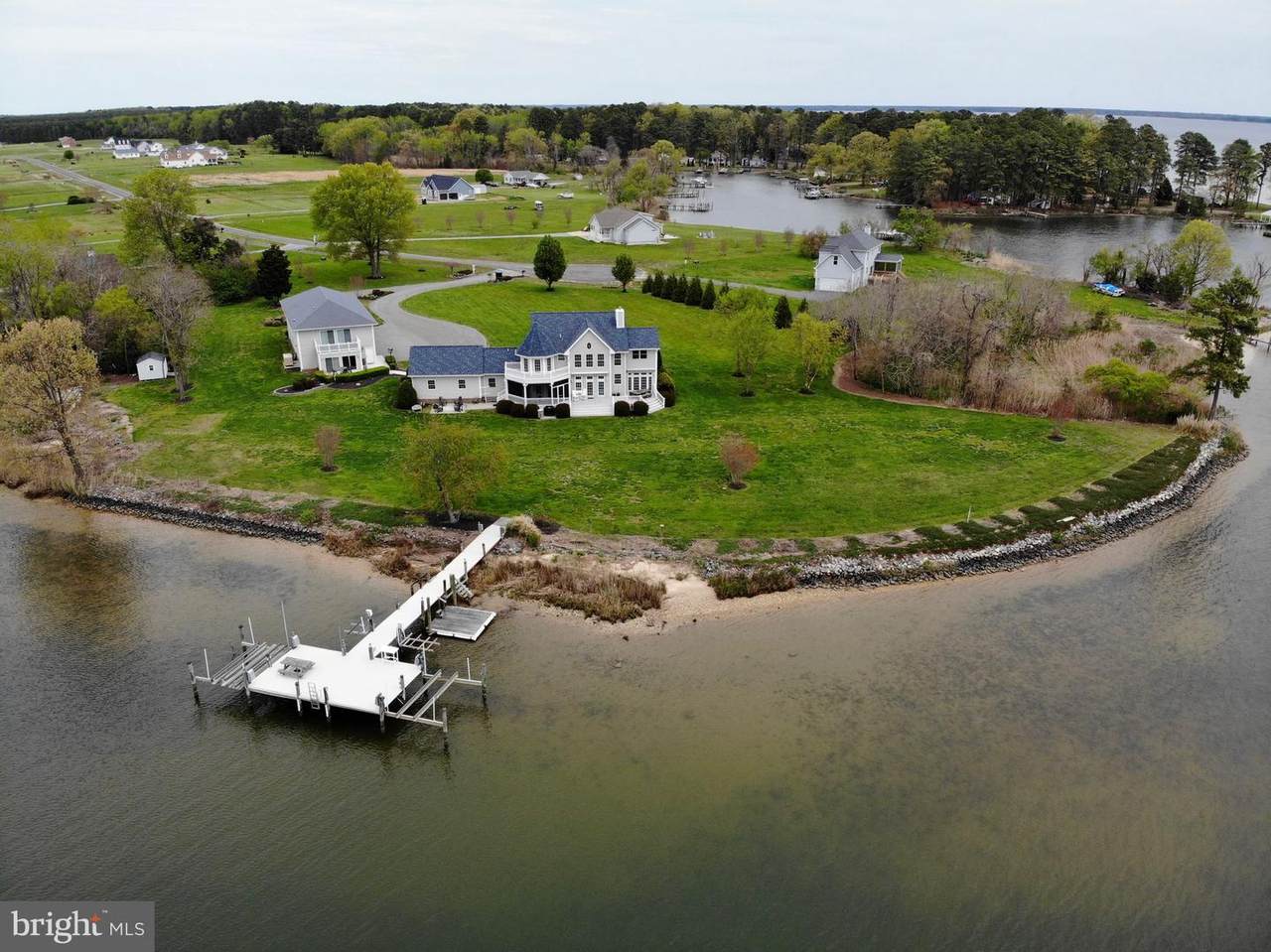 686 Safe Harbor Landing - Photo 1