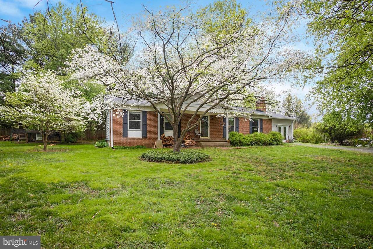 11318 Russell Road - Photo 1