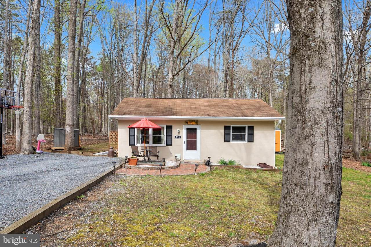 190 Maple Lane - Photo 1