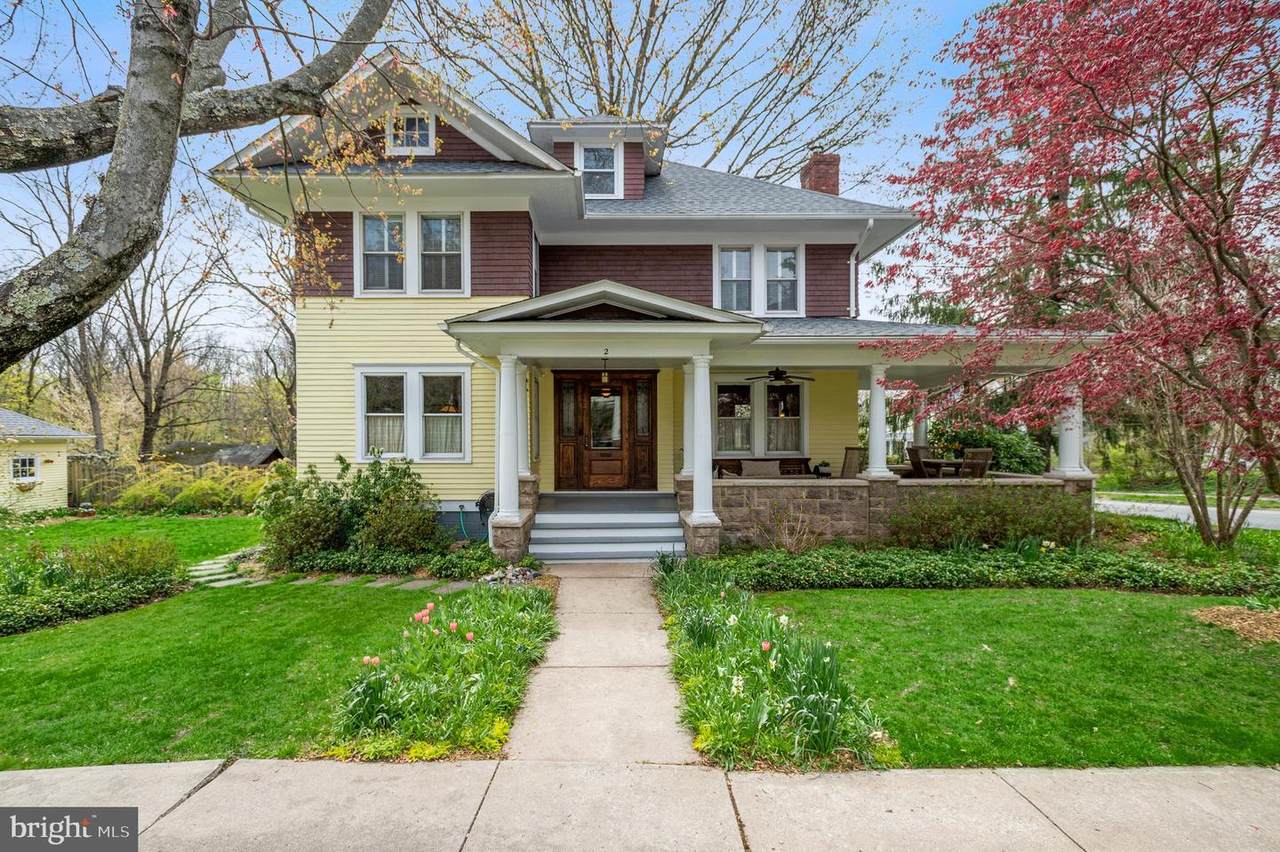 2 Franklin Avenue - Photo 1