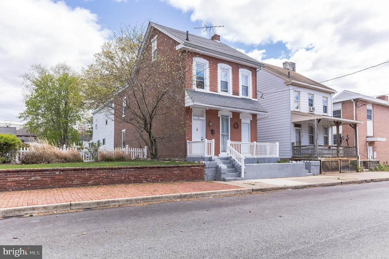 31 5TH Street - Photo 1