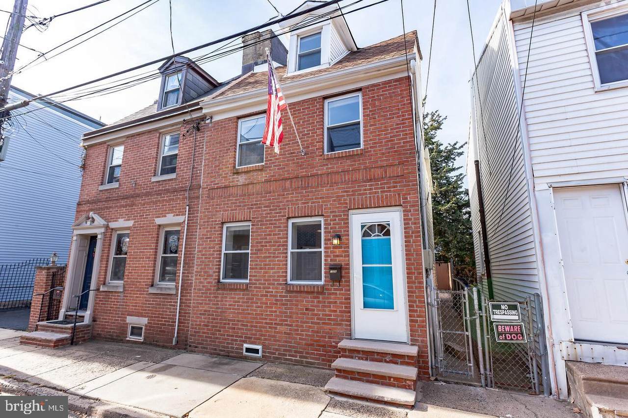1326 Hewson Street - Photo 1