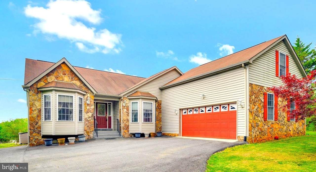 105 Carlyle Court - Photo 1