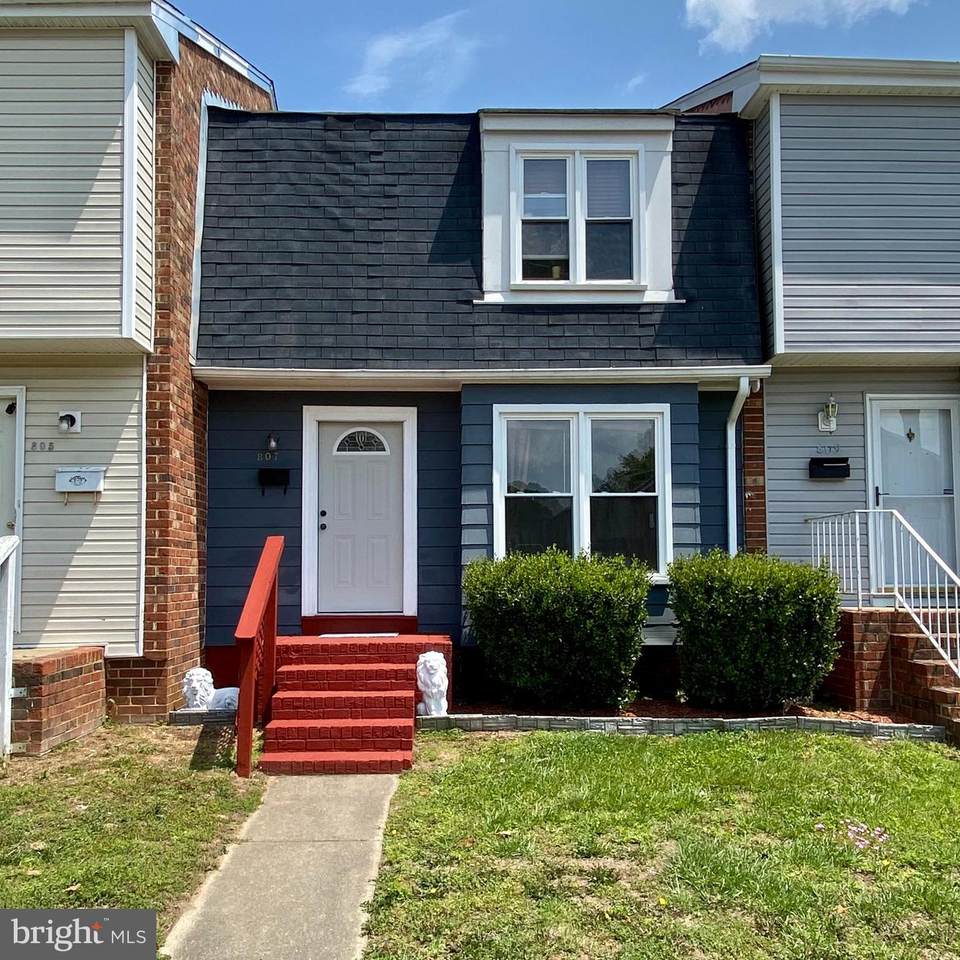 807 Foxpaw Drive - Photo 1