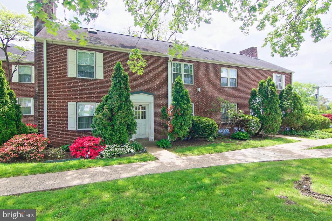 200 Maplewood Drive - Photo 1