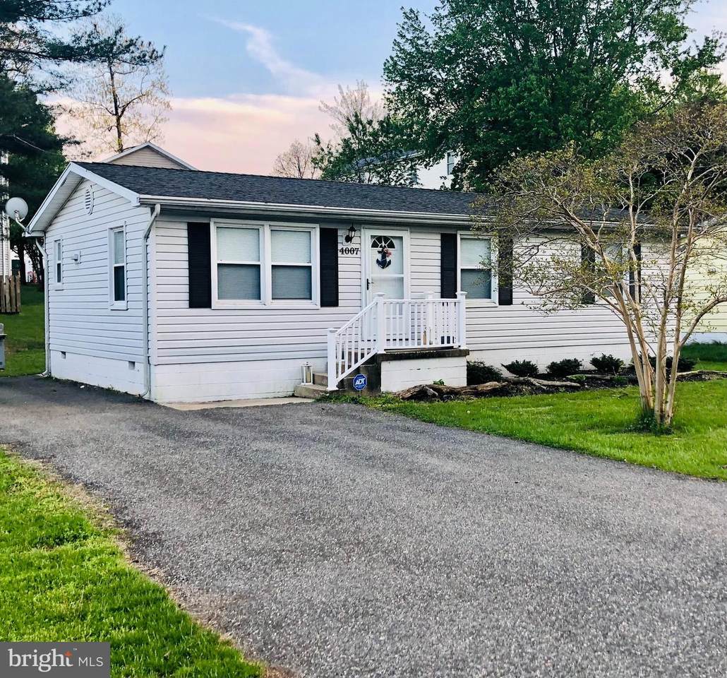 4007 4TH Street - Photo 1