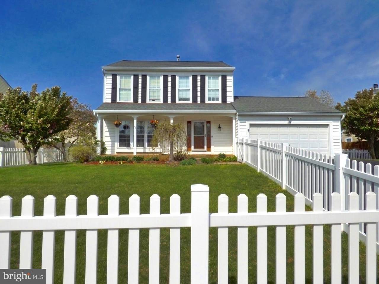 9564 Oakenshaw Drive - Photo 1