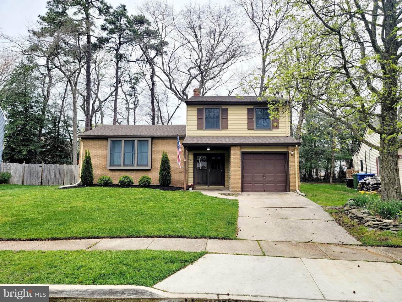 12 Lakeside Drive - Photo 1