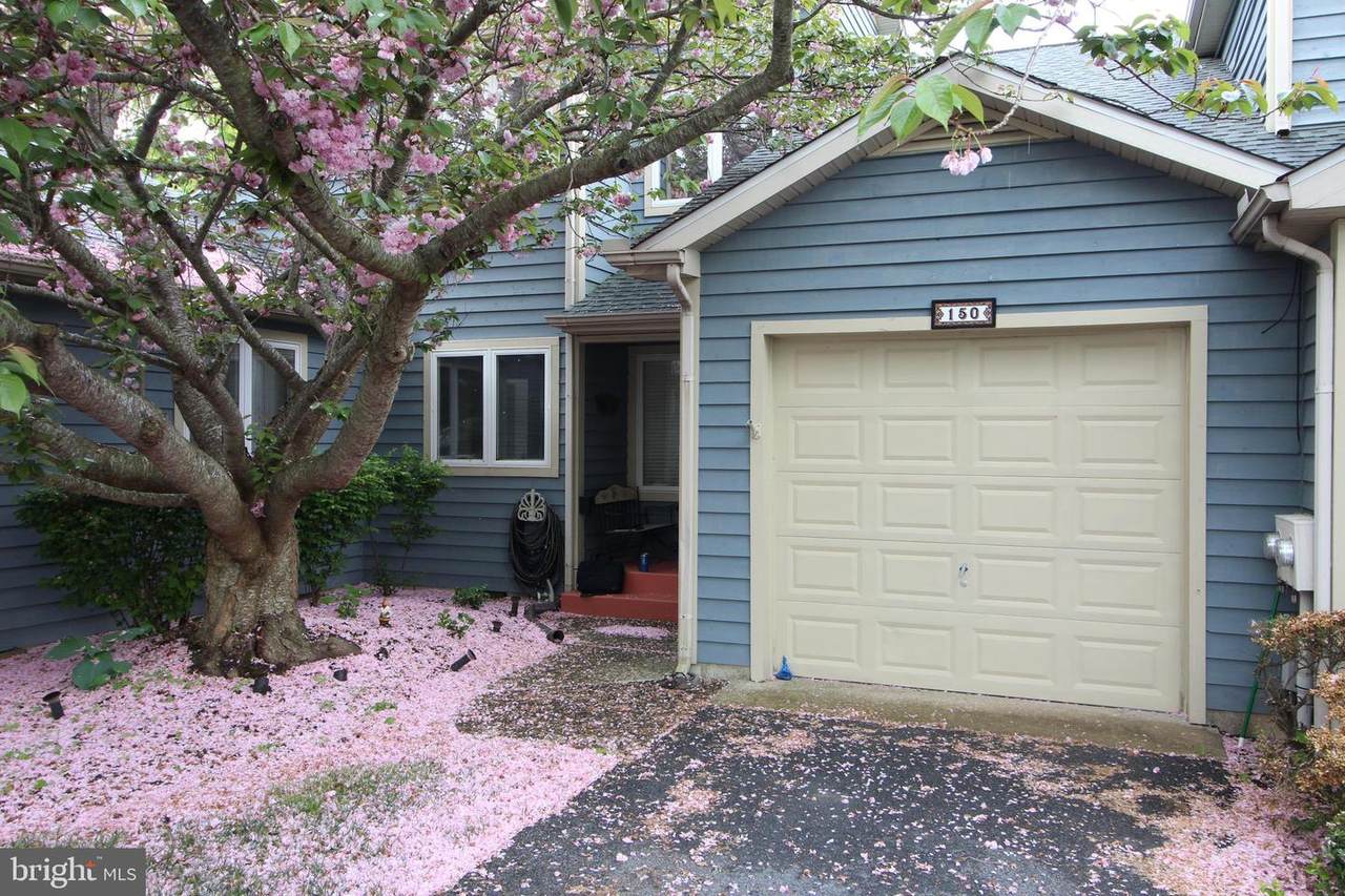 150 Lakeside Drive - Photo 1