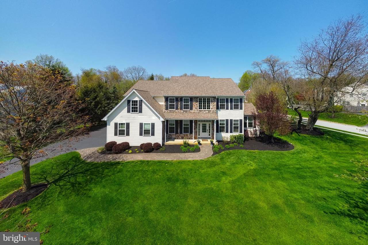 919 Grandview Drive - Photo 1