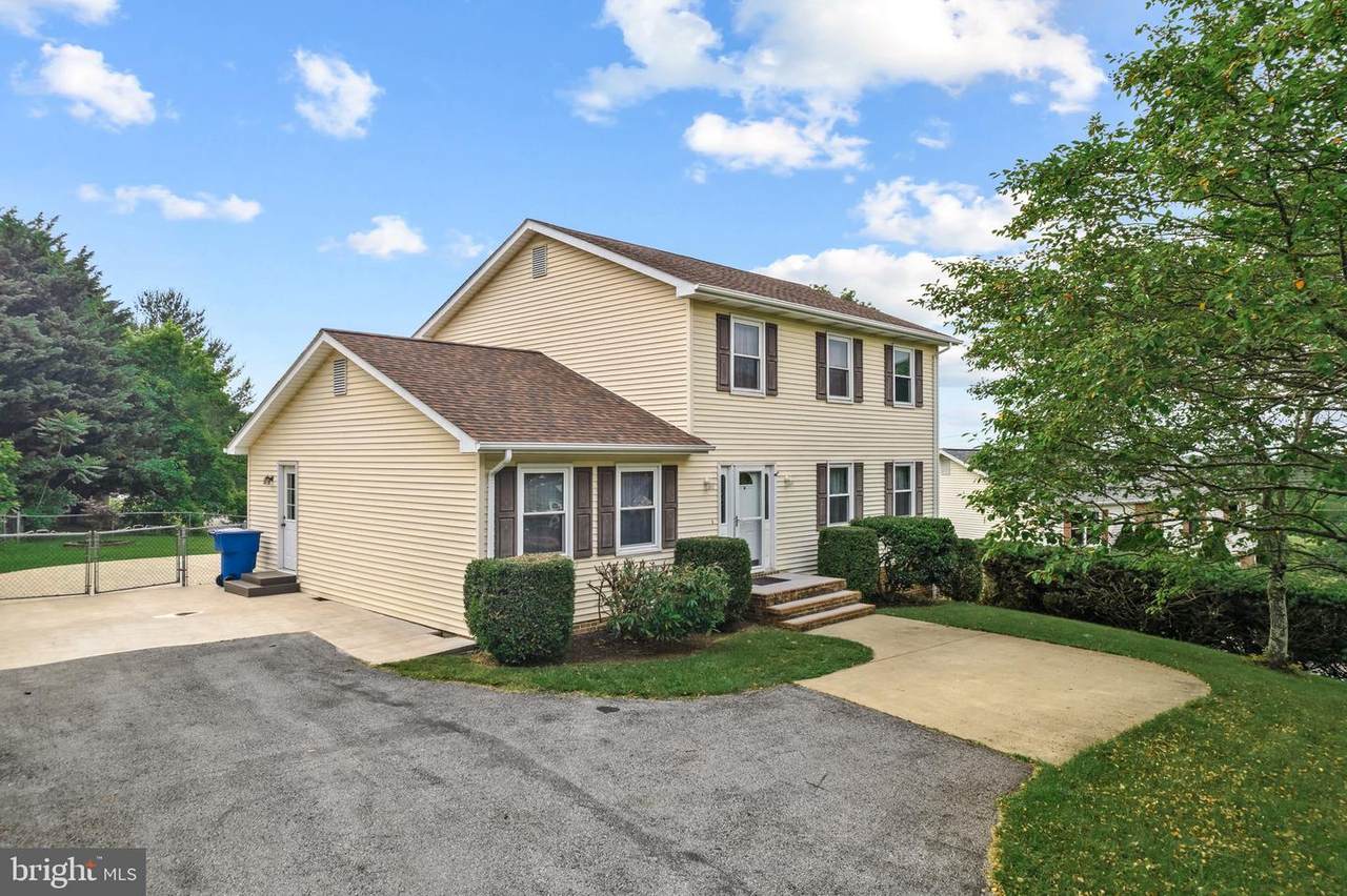 15 Colonial Drive - Photo 1