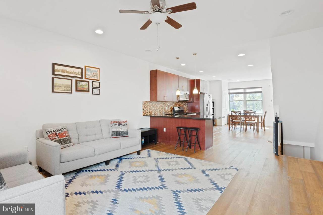 2514 Grays Ferry Avenue - Photo 1
