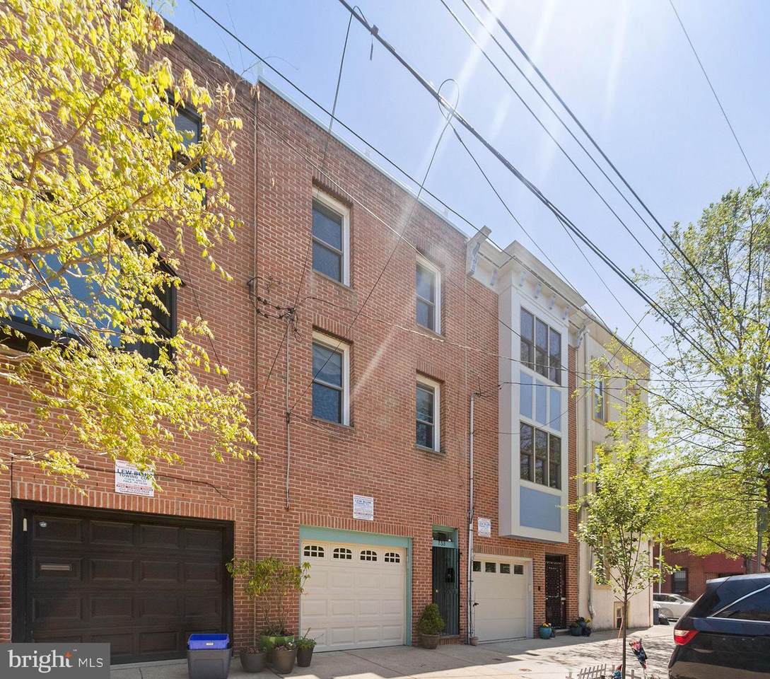 733 11TH Street - Photo 1