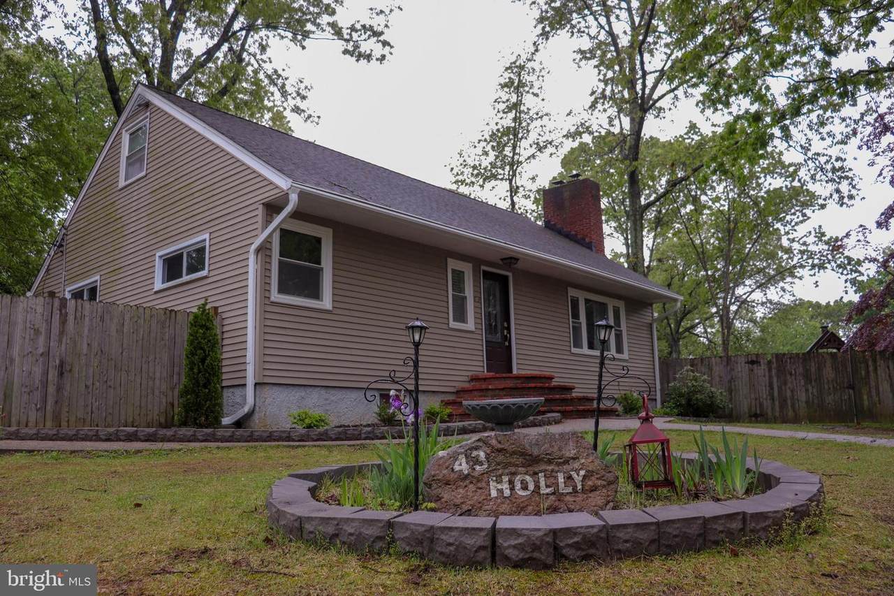43 Holly Road - Photo 1