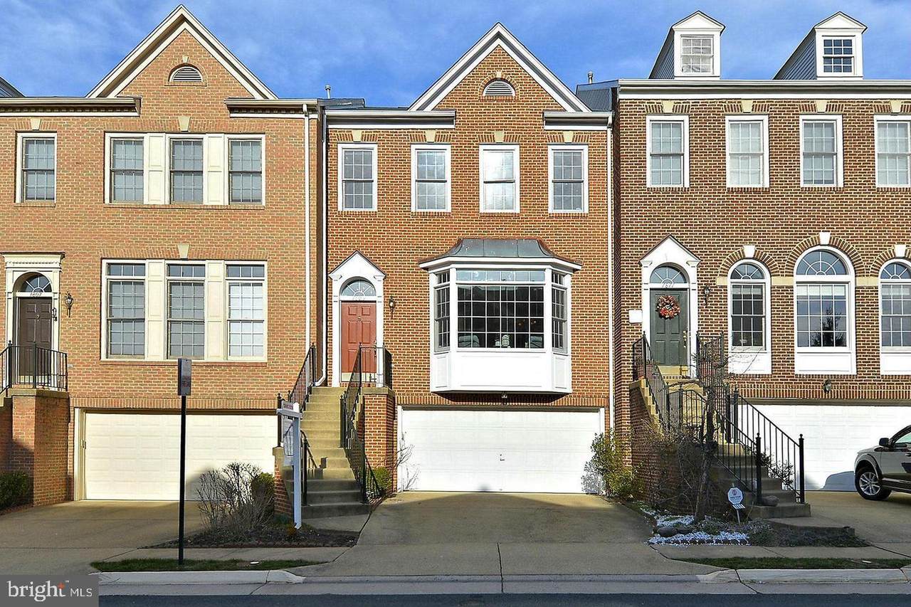 1809 Fawncrest Court - Photo 1