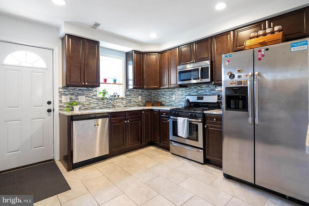 1833 Albert Street - Photo 1