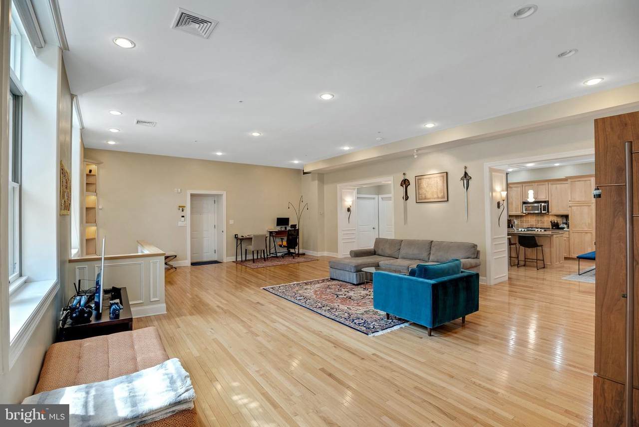 201 Queen Street - Photo 1