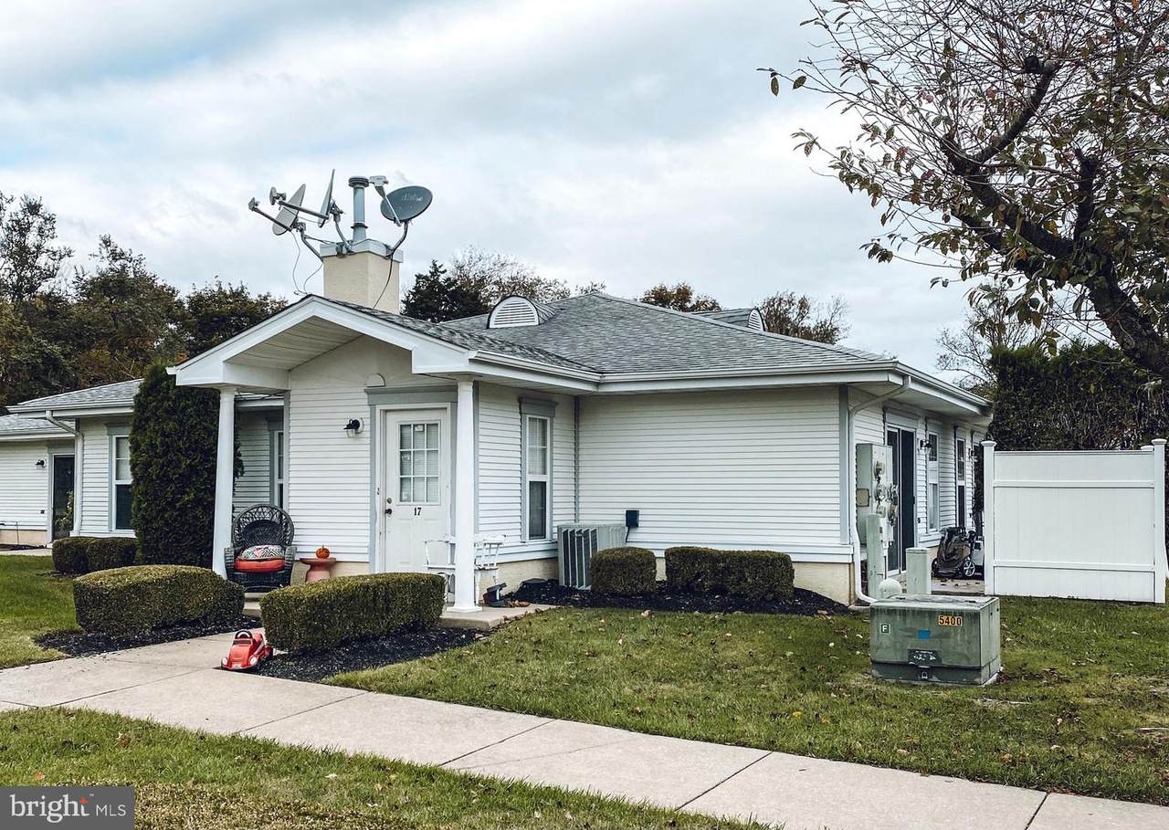 2139 Chestnut Avenue - Photo 1