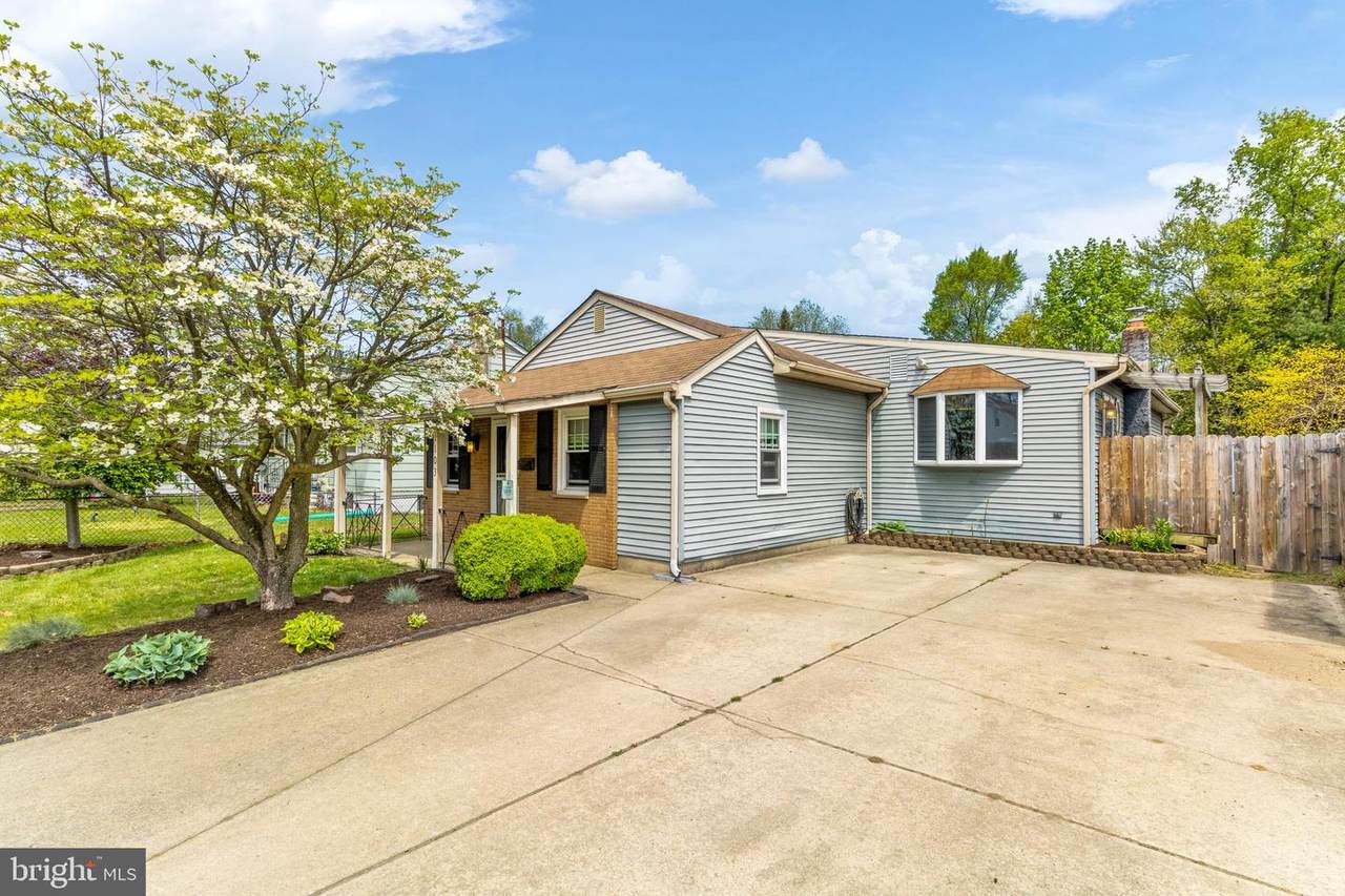 1103 Hessian Avenue - Photo 1