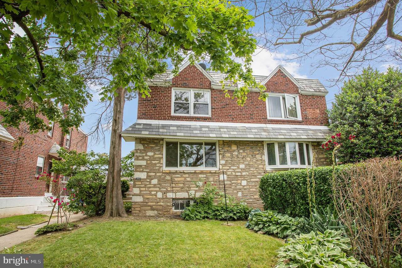 1002 Mount Pleasant Avenue - Photo 1